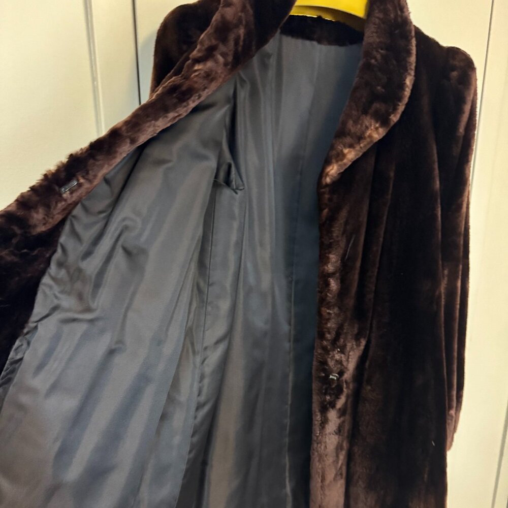 Vintage Stunning Authentic Fur Coat w/ Fur Hat - LUXURY!! - Picture 6 of 7